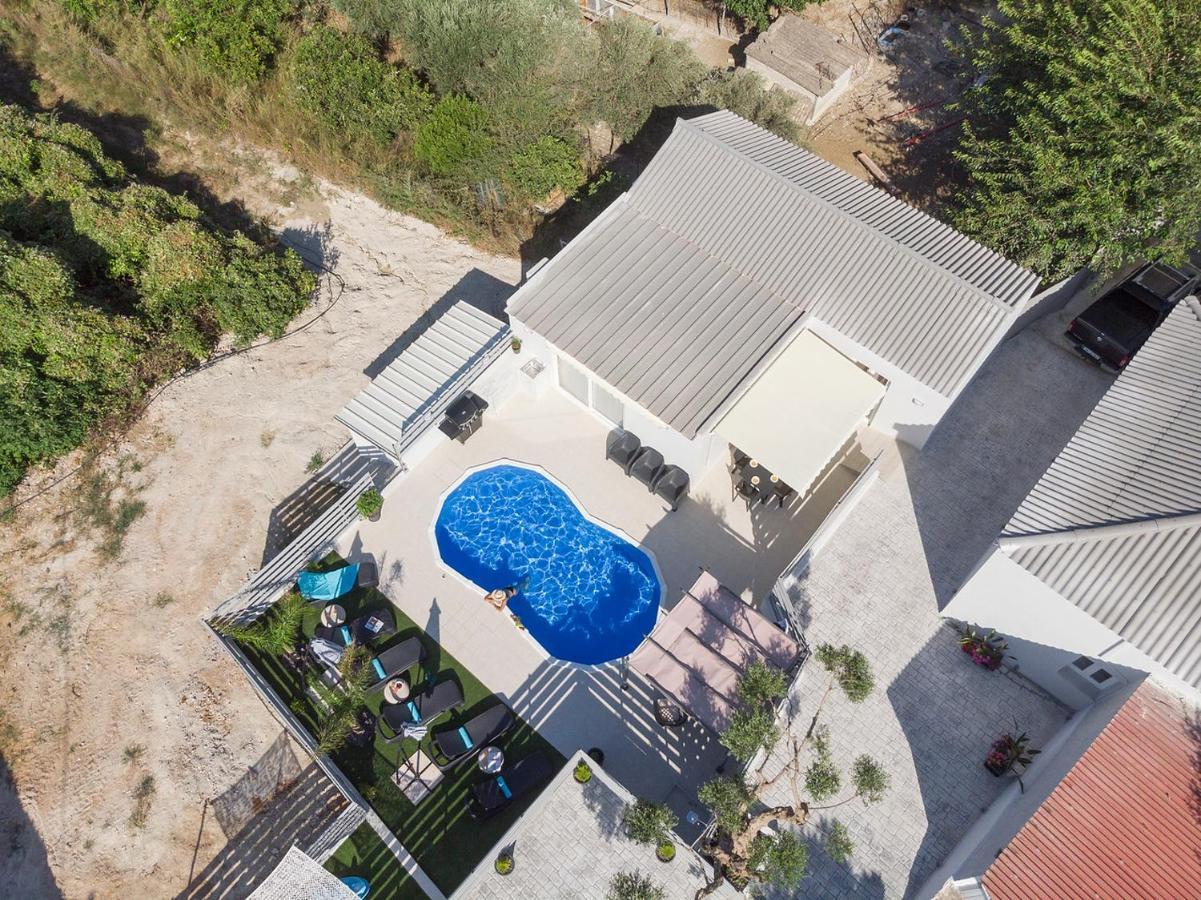 B&M Villas Metochi Siriliou Bagian luar foto
