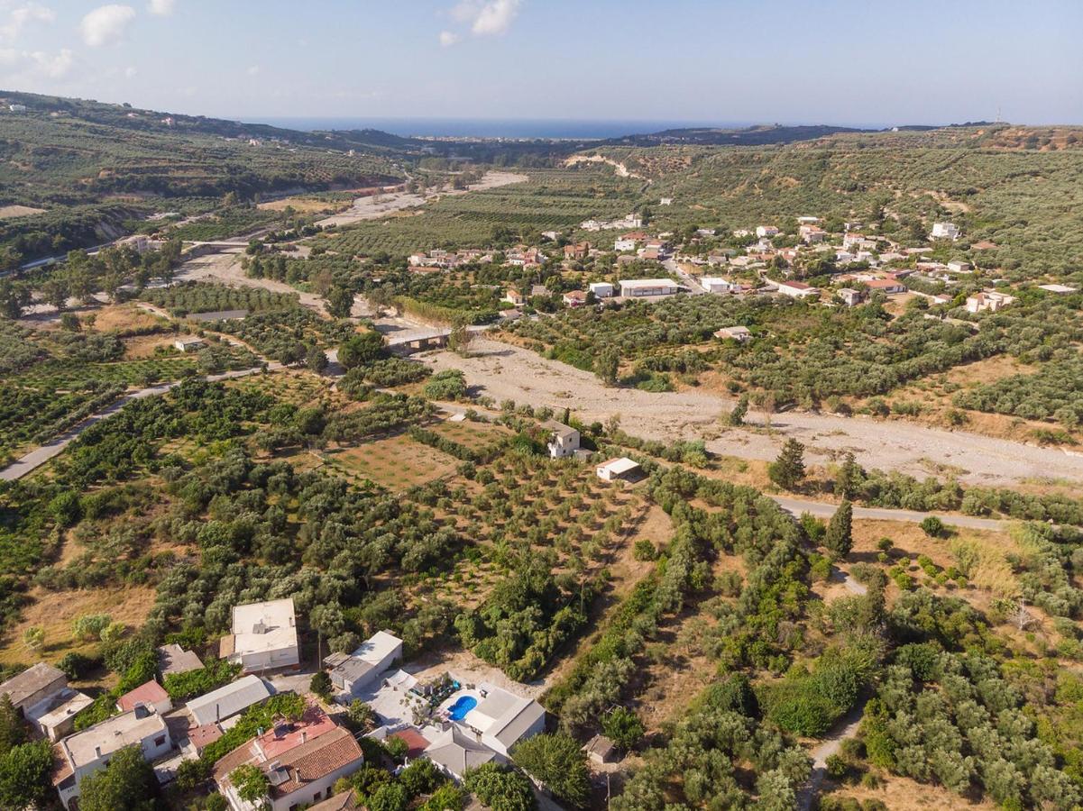 B&M Villas Metochi Siriliou Bagian luar foto